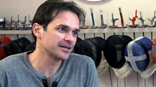 Νίκος Πουρσανίδης: Η ζωή εκτός Ελλάδος &amp; οι δυσκολίες που βίωσε | «Η δουλειά μπαίνει σε δεύτερη μοίρα, το θέμα είναι η επιβίωση»