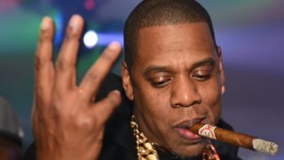 Ποιοι είναι οι πλουσιότεροι hip-hop καλλιτέχνες για το 2017
: Οι πέντε ράπερ που το «φυσάνε».
