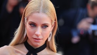 Η προετοιμασία της Δούκισσας Νομικού για το Φεστιβάλ Καννών