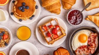 Λαχταριστό homemade brunch: 3 αλμυρές + 1 γλυκιά συνταγές για αυτό το Σαββατοκύριακο
