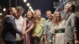 Λόγω Τιμής : Η θρυλική τηλεοπτική παρέα στο πρώτο εξώφυλλο 23 χρόνια μετά!