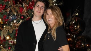 Η Σοφία Αλιμπέρτη σε νυχτερινή έξοδο με τον γιο της