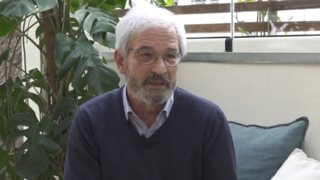 Σπύρος Σαραφιανός: &quot;Μέναμε στο υπόγειο μιας φάρμας αγκαλιά και οι τρεις σε ένα κρεβάτι - Έπινα νερό από την τουαλέτα&quot;