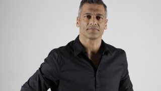 Στέλιος Κρητικός: Η εκπληκτική φωτογραφία με τα αγόρια του στην παραλία