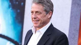 Hugh Grant για τα 5 παιδιά του: "Είναι αβάσταχτο, κρύβομαι στην τουαλέτα"