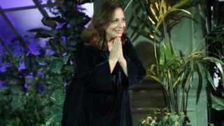 &quot;Χαρούλα μου σ´αγαπώ. Άργησα λίγο αλλά τα κατάφερα&quot;: Η παιδική φωτογραφία της Χάρις Αλεξίου