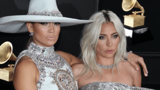 Grammys 2019: Τα looks από το πιο extravagant κόκκινο χαλί

