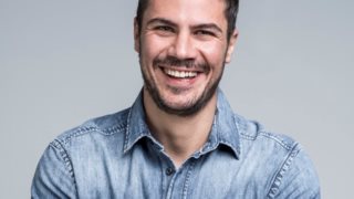 Άκης Πετρετζίκης: Αυτή είναι η νέα του σύντροφος!