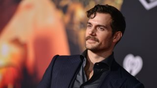 Henry Cavill: Ποιος είναι ο ηθοποιός που έχει ξετρελάνει τις γυναίκες;
