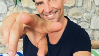 Σάκης Ρουβάς: Στην Θεσσαλονίκη για καλό σκοπό! Τι ζήτησε μέσω video από τους διαδικτυακούς του φίλους;