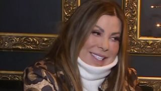 Άντζελα Δημητρίου: "Κοιτάμε να γδυθούμε αντί να ντυθούμε"