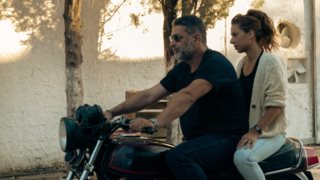 "Αυτή η νύχτα μένει": Το φιλί που δίνει η Ζέτα στον Στρατή μένει αναπάντητο