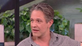 Ο Αιμίλιος Χειλάκης για τον λόγο που απείχε από την τηλεόραση &amp; το "ναι" στις "Άγριες Μέλισσες"