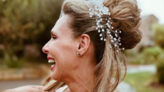 Η Εβελίνα Παπούλια ντύνεται νύφη και μας βάζει στα παρασκήνια της &quot;Αρχελάου 5&quot;