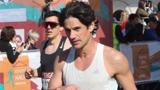 Showbiz Report | Οι celeb στον ημιμαραθώνιο, ο διαφορετικός Matt Damon &amp; όλα τα καθημερινά στιγμιότυπα