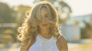 Νατάσσα Μποφίλιου: &quot;Με τον πατέρα μου μιλάμε πολύ χειρότερα μεταξύ μας από αυτό που φάνηκε στο βίντεο &quot;