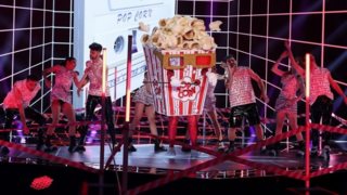 The Masked Singer | Το &quot;Ποπ-Κορν&quot; αποχώρησε! Άφωνοι οι detectives με την αποκάλυψη