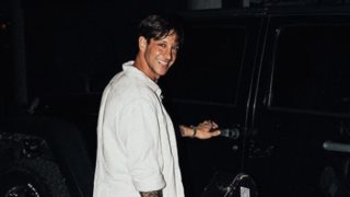 Ο Ηλίας Μπόγδανος εξηγεί τον λόγο της απουσίας του από το νυχτερινό κέντρο που εμφανίζεται - Η δήλωση του τραγουδιστή