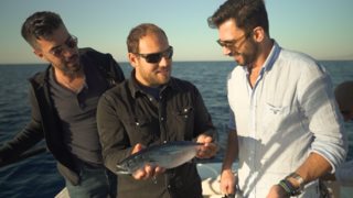 Fishy | Ο Γιάννης Τσιμιτσέλης υποδέχεται τον Μαρίνο Κόνσολο