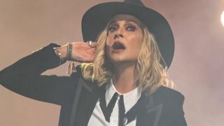 Άννα Βίσση | Δείτε το νέο εκκεντρικό χρώμα στα μαλλιά της!