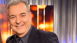 Θοδωρής Βαμβακάρης | Το συγκινητικό αντίο του παρουσιαστή της ΕΡΤ στον πατέρα του: "Πάντα σου άρεσε να ανεβαίνεις ψηλά, αυτή τη φορά δεν θα κατέβεις"