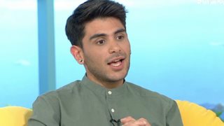 Μανώλης Σαρρής: Στους «ΚούΚου» με το κορίτσι του! Όσα είπε για τη σχέση τους