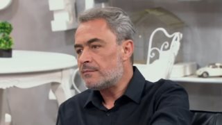 Θανάσης Κουρλαμπάς: &quot;Ήταν sold out, δεν μπορούσε να ακυρωθεί. Εκείνο το βράδυ και το επόμενο της κηδείας ήμουν πάνω στη σκηνή&quot;