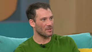 Αντίνοος Αλμπάνης: "Έχω ζήσει συγκλονιστική αγριάδα - Ήμουν στο σπίτι και έβλεπα να γίνεται αυτός ο κανιβαλισμός και να λέω γιατί το ζω αυτό"