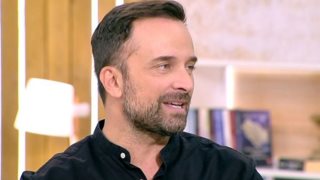 Ο Γιώργος Λιανός σε μια αποκάλυψη για τον Ατζούν Ιλιτζαλί: &quot;Με έβαλε σε ένα αεροπλάνο και με έστειλε κρυφά στην Κωνσταντινούπολη&quot;