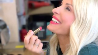 Ελένη Μενεγάκη: Το αδιαχώρητο στο κέντρο της Αθήνας λόγω των γυρισμάτων του νέου της σποτ