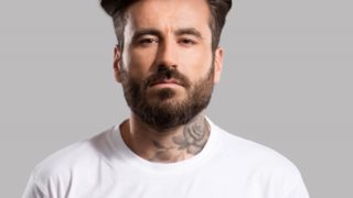 Γιώργος Μαυρίδης: Η (σχεδόν) γυμνή φωτογραφία του από τα γυρίσματα του Bachelor!