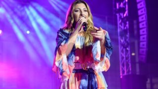 Έλενα Παπαρίζου: &quot;Φέτος ήρθε στην παρέα του &quot;The Voice&quot; ο Κωνσταντίνος Αργυρός. Δεν παύει όμως να μου λείπει η Ελεωνόρα Ζουγανέλη&quot;