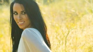 Σαλίνα: Αυτό είναι το τραγούδι που ηχογράφησε για τη φετινή Eurovision