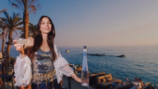 Μίνι απόδραση στη Μύκονο για την Ηλιάνα Παπαγεωργίου με τη Grey Goose Altius