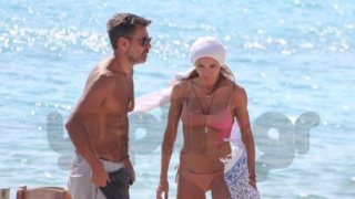 Ιωσήφ Μαρινάκης &amp; Χρύσα Καλπάκη: Σαν ναυαγοί, σαν ροβινσώνες... Χαλαρές στιγμές στα Κουφονήσια