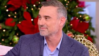 Γιώργος Καπουτζίδης: "Βλέπω γελάκια και σχολιάκια τα οποία δεν θα γίνονταν αν ήταν ένας straight άνδρας"