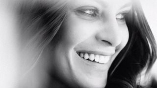 Υβόννη Μπόσνιακ: Δείτε την σε ηλικία 19 ετών!