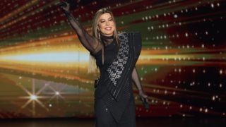 Η Άντζελα Δημητρίου στην πρώτη συνέντευξη μετά την απώλεια της μητέρας της &amp; την οικογενειακή κρίση