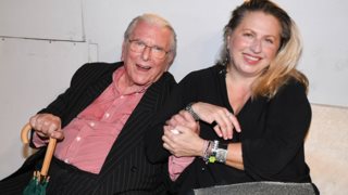 Η Σάντρα Βουτσά απαντά στις δηλώσεις για τα οικονομικά προβλήματα του πατέρα της