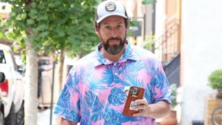 Ο Adam Sandler τρεντάρει στο ελληνικό Twitter. Αλλά γιατί;