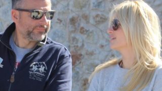 Γιώργος Λιάγκας- Φαίη Σκορδά: Με τα παιδιά τους στη Βουλιαγμένη: Φωτογραφίες