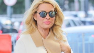 Ελένη Μενεγάκη: Το κυνηγητό &amp; η ενόχληση λόγω της κάμερας του Epsilon: Video