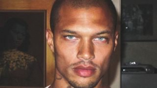 Jeremy Meeks: Ο «σέξι κατάδικος» φωτογραφίζεται για το πρώτο του εξώφυλλο