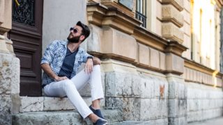 Tips για να φοράς το τζην το καλοκαίρι χωρίς να ιδρώνεις: Τα τρία στυλ του denim παντελονιού που πρέπει να επιλέγεις και το ένα που πρέπει να αποφεύγεις