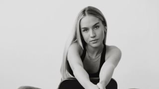 H σύντροφος του Ηλία Μπόγδανου έσβησε την τούρτα γενεθλίων της!