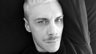 Νότης Χριστοδούλου: &quot;Μεγάλωσα με τη φράση &#39;Δεν θέλω το παιδί μου να γίνει κλέφτης ή π@@@@@@&#39;. Την άκουγα κάθε μέρα σχεδόν να το λέει&quot;