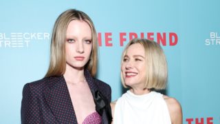 Naomi Watts | Στο κόκκινο χαλί με την 16χρονη τρανς (και πολύ ψηλή) κόρη της, Kai