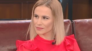 Νάντια Μπουλέ: Οι ερωτήσεις για την κόντρα της με τον Γιώργο Λιάγκα και η ενόχλησή της on air