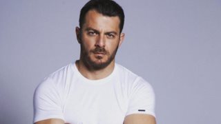 Γιώργος Αγγελόπουλος: Μόλις αποκάλυψε τον ρόλο του στη νέα ταινία του Σεφερλή &amp; είναι αγνώριστος!