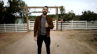 Πρεμιέρα για τη &quot;Φάρμα&quot; - Τα πρώτα λόγια του Σάκη Τανιμανίδη &amp; η είσοδος των πρώτων παικτών